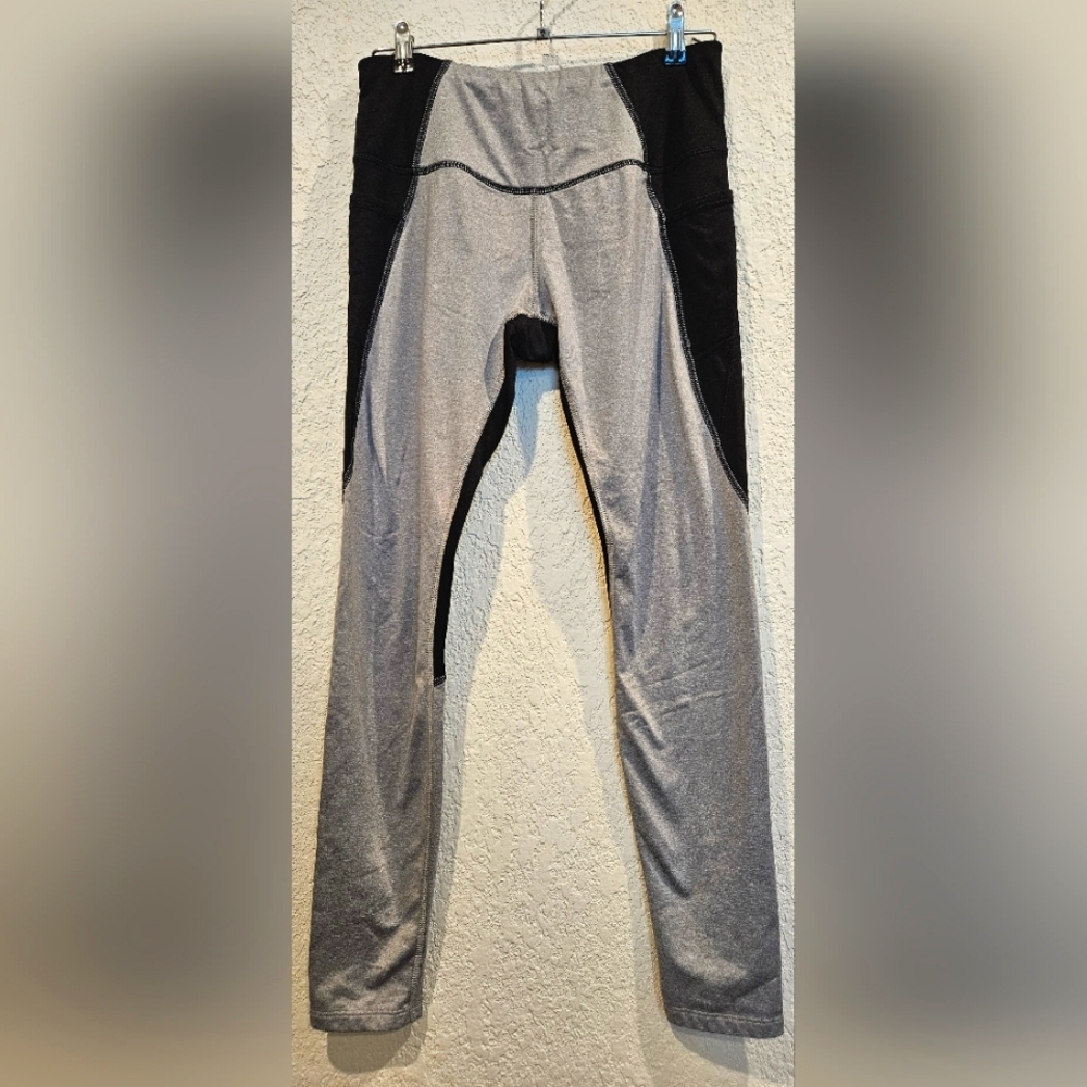 Apana Leggings Size Medium Black and Gray